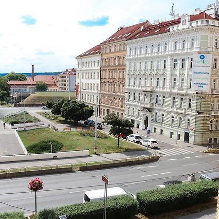 Rose Suites And Rooms Prag Exteriör bild