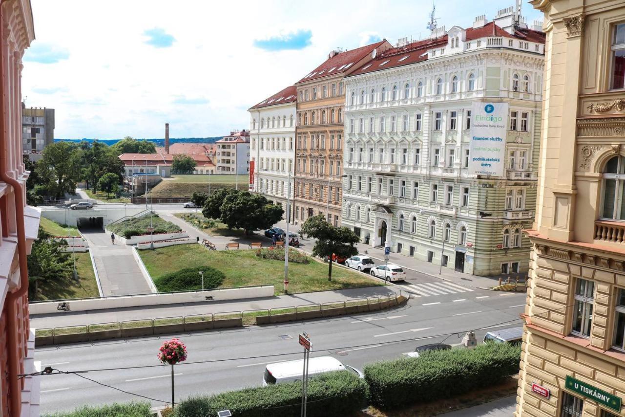 Rose Suites And Rooms Prag Exteriör bild